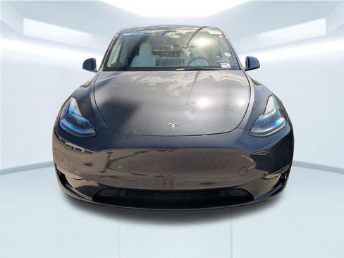 Used 2025 Tesla Model Y Long Range image 5