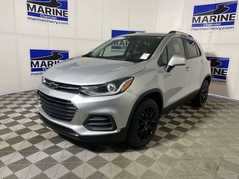 Certified 2022 Chevrolet Trax LT w/ Driver Confidence Package image 11