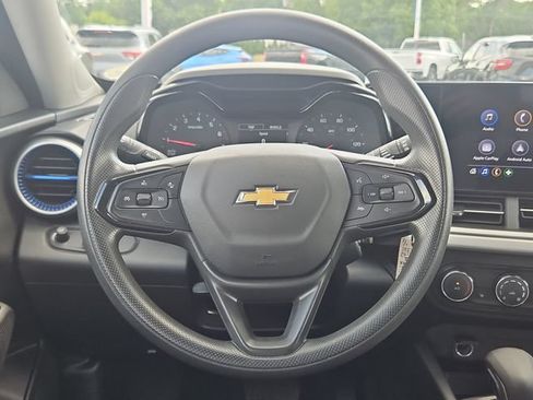 Used 2024 Chevrolet Trax LS w/ LS Convenience Package FWD image 15