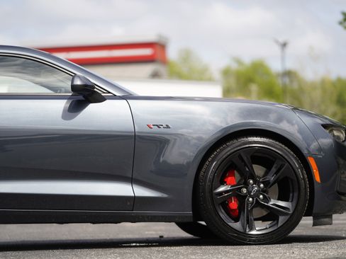Used 2021 Chevrolet Camaro LT image 6