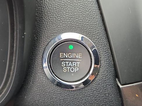 Used 2021 Ford EcoSport SE image 24