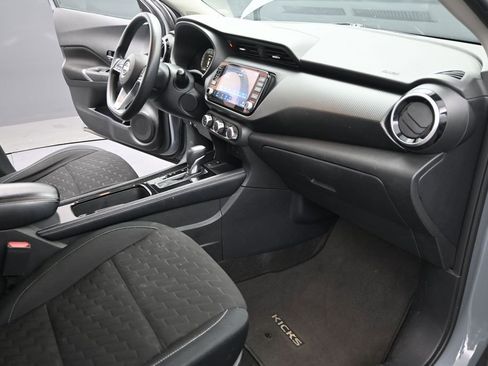 Used 2023 Nissan Kicks SV FWD image 25