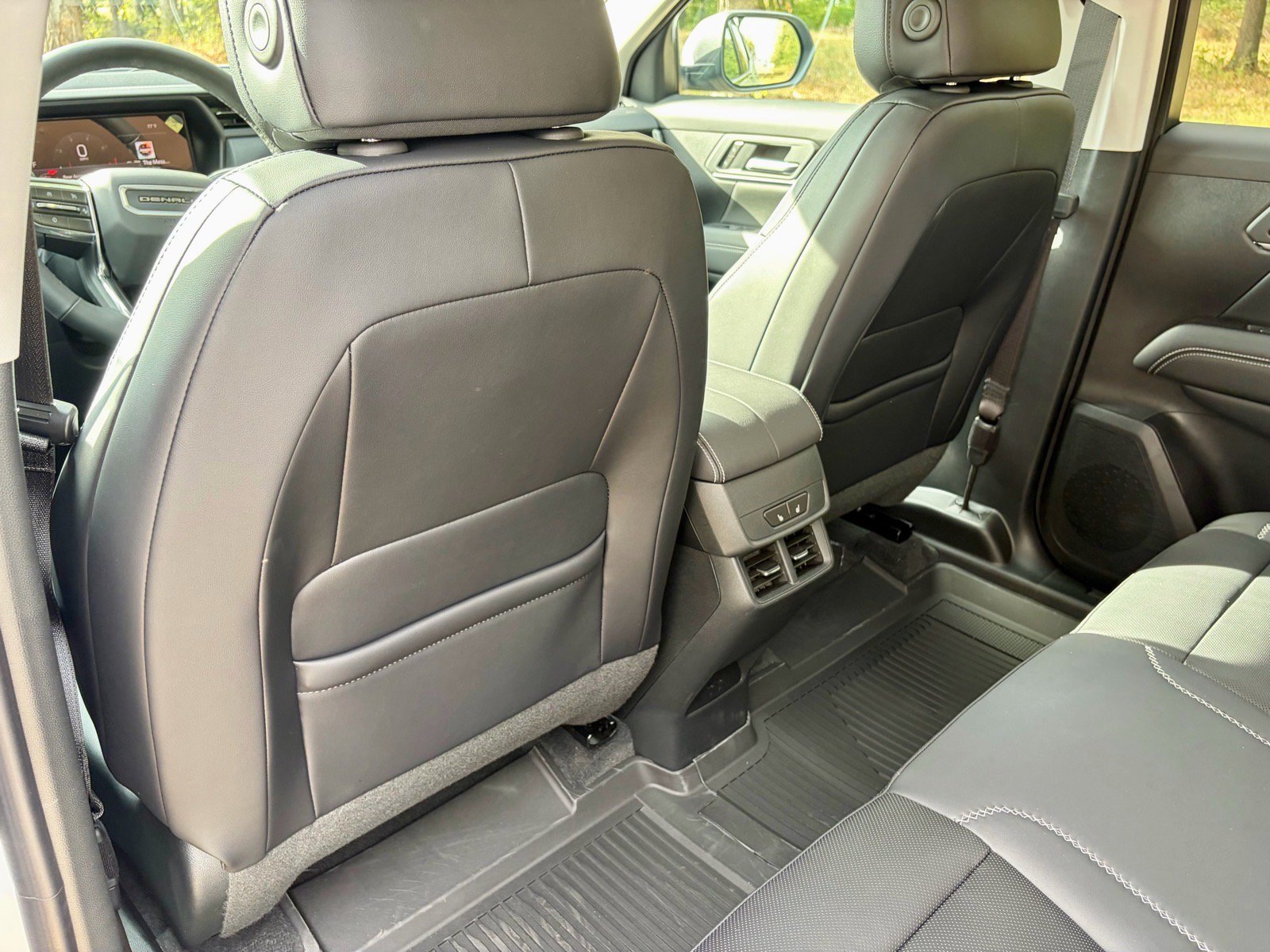 New 2027 GMC Terrain Denali w/ LPO, Floor Liner Package AWD/4WD image 22