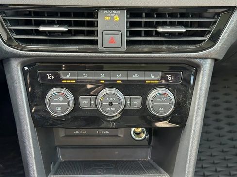 Certified 2024 Volkswagen Taos SE image 28