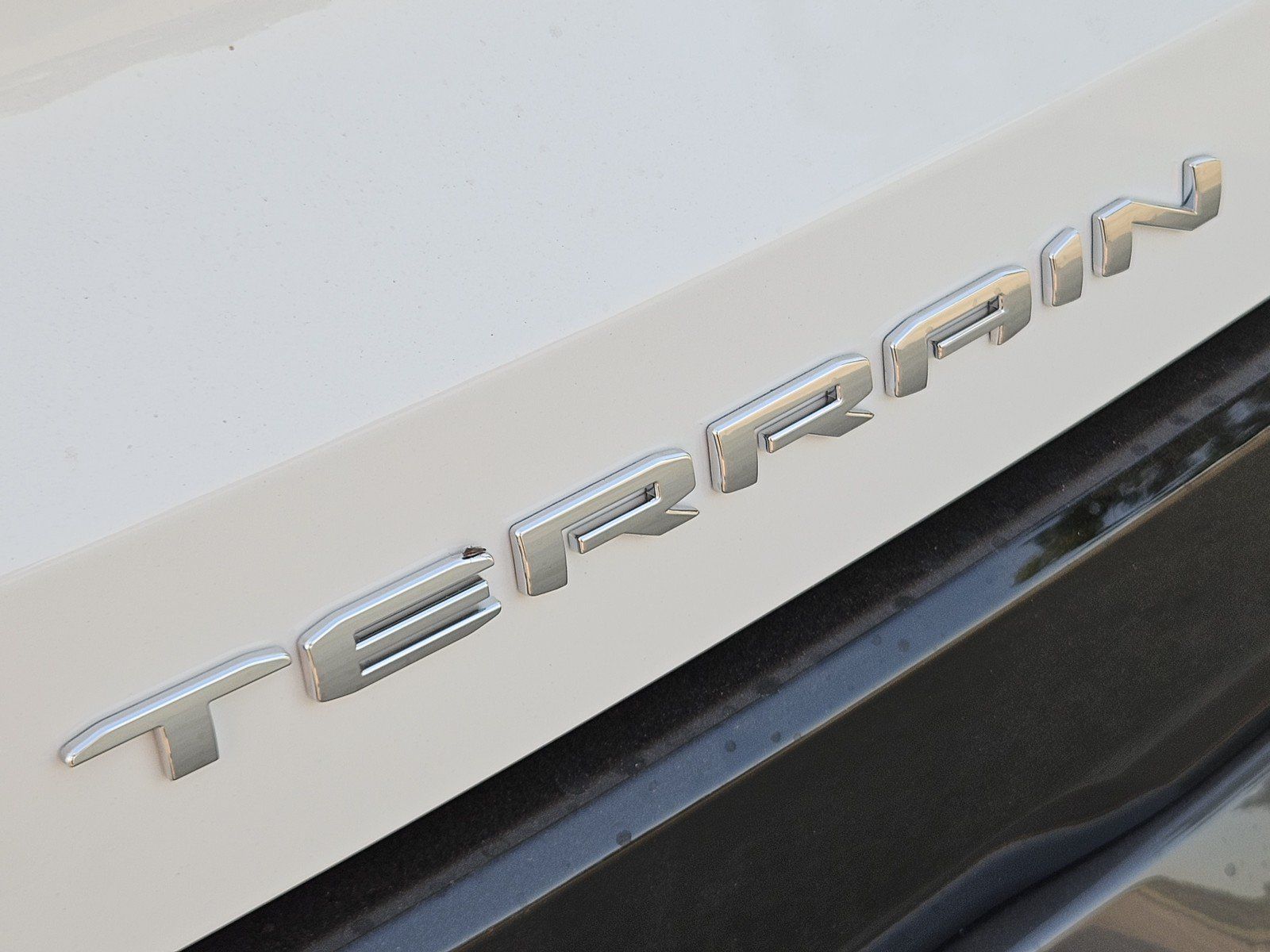 New 2027 GMC Terrain AT4 w/ Convenience Package III AWD/4WD image 8