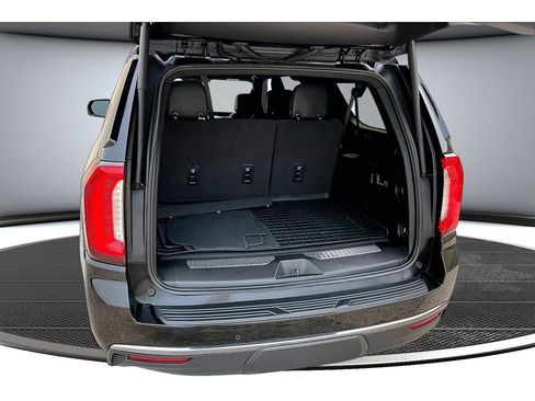 Used 2023 GMC Yukon XL AT4 w/ AT4 Premium Package AWD/4WD image 40