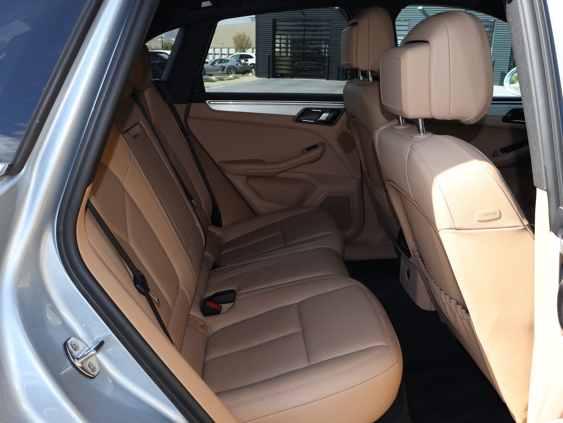 Used 2024 Porsche Macan S AWD/4WD image 30
