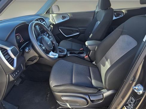 Used 2024 Kia Soul LX w/ Option Group 015 image 11