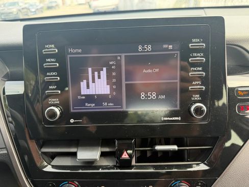 Used 2022 Toyota Camry SE FWD image 18