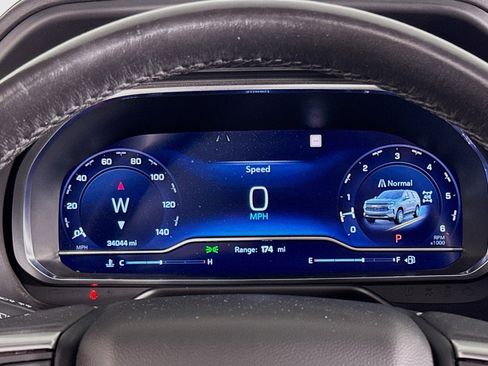 Used 2023 Chevrolet Tahoe Z71 w/ Luxury Package image 19