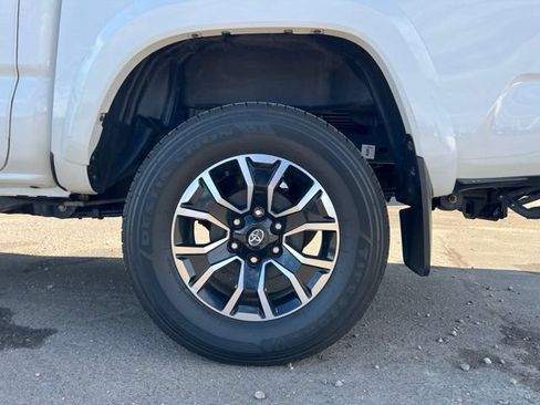 Used 2023 Toyota Tacoma TRD Sport w/ Advanced Technology Package AWD/4WD image 14