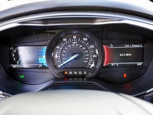 Used 2019 Ford Fusion SE FWD image 41