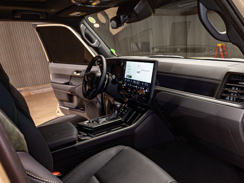 Used 2026 Lexus GX 550 w/ Accessory Package (CT) image 20