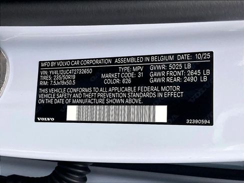 New 2026 Volvo XC40 B5 Plus w/ Protection Package Premier image 35