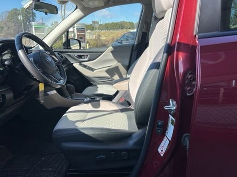 Used 2020 Subaru Forester Premium image 6