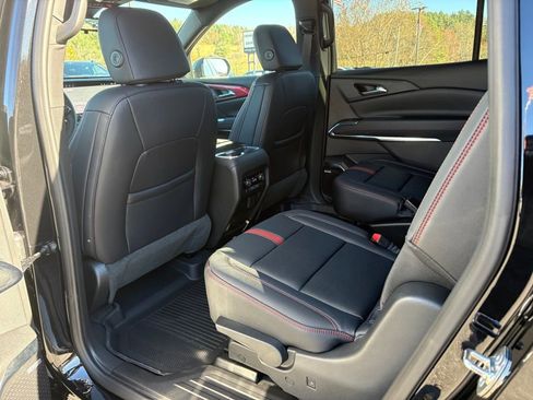 New 2026 Chevrolet Traverse RS image 25