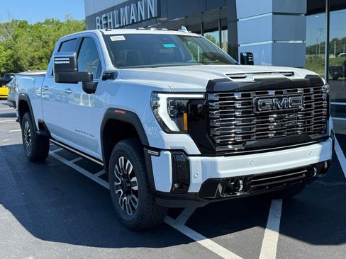 New 2026 GMC Sierra 2500 Denali Ultimate w/ LPO, Black Badging Package AWD/4WD image 2