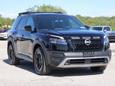 Used 2025 Nissan Pathfinder Rock Creek AWD/4WD image 4