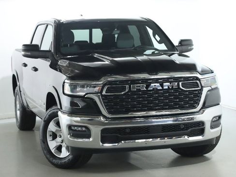 Used 2025 RAM 1500 Big Horn AWD/4WD image 2