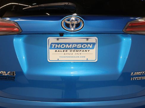 Used 2017 Toyota RAV4 Limited image 22