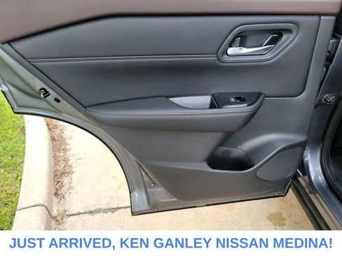 Certified 2023 Nissan Rogue SV w/ SV Premium B Package AWD/4WD image 17