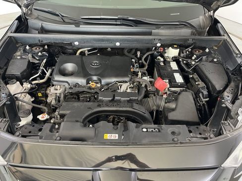 Used 2021 Toyota RAV4 XLE FWD image 9