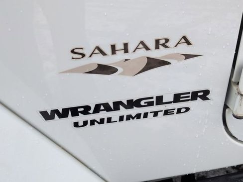 Used 2017 Jeep Wrangler Unlimited Sahara w/ Max Tow Package image 31