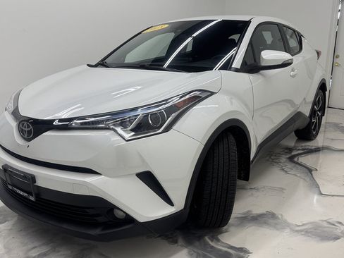 Used 2018 Toyota C-HR XLE FWD image 4