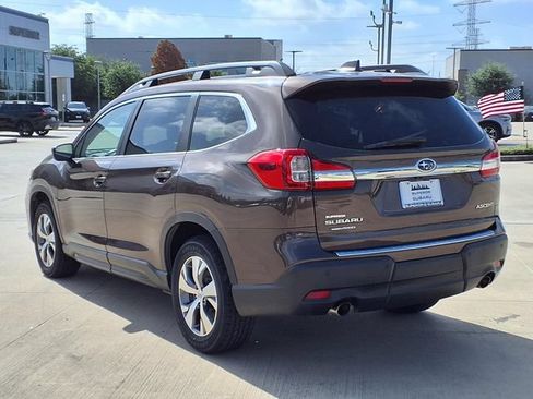 Used 2019 Subaru Ascent Premium AWD/4WD image 2