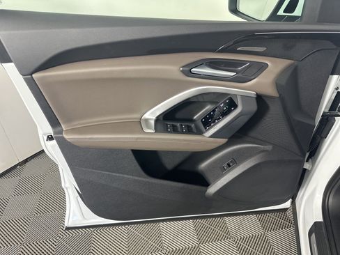 Used 2025 Audi Q5 Premium Plus w/ Premium Plus image 16