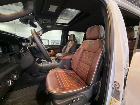 Used 2025 GMC Sierra 2500 Denali Ultimate w/ Max Trailering Package AWD/4WD image 10