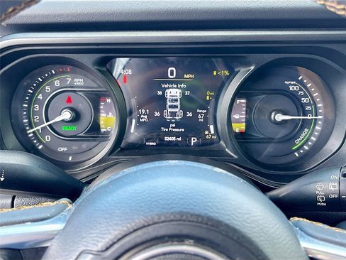 Used 2024 Jeep Wrangler Unlimited Sahara AWD/4WD image 12