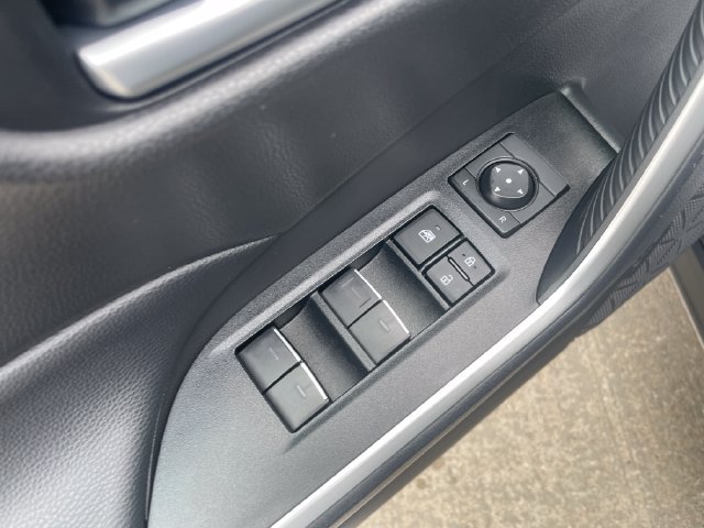 Used 2025 Toyota RAV4 XLE w/ Convenience Package AWD/4WD image 21