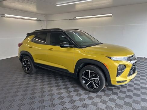 Used 2023 Chevrolet TrailBlazer RS w/ Sun and Liftgate Package image 3