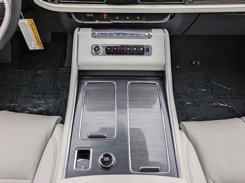 New 2026 Lincoln Aviator Reserve w/ Luxury Package image 18