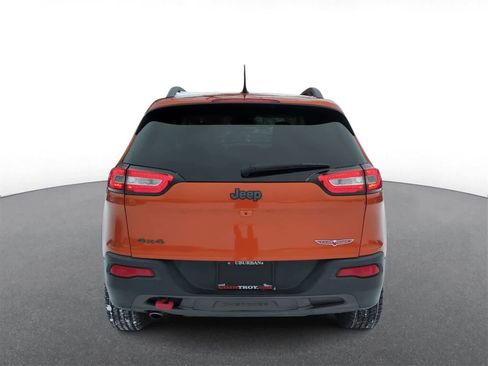 Used 2015 Jeep Cherokee Trailhawk w/ Cold Weather Group image 7