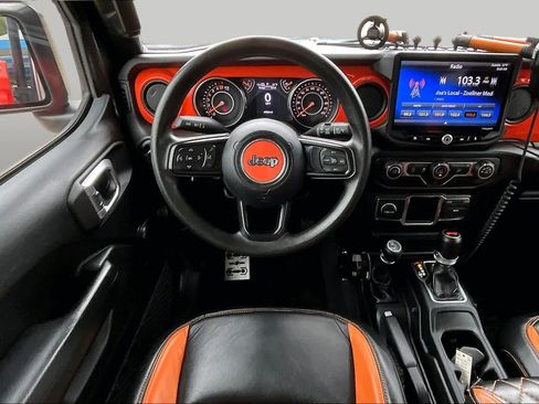 Used 2019 Jeep Wrangler Sport AWD/4WD image 6
