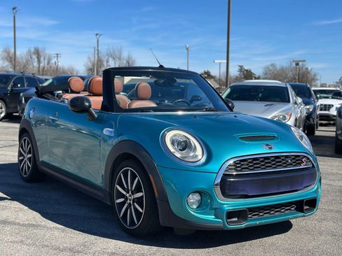 Used 2017 MINI Cooper S image 6
