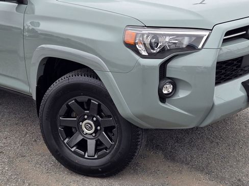 Used 2022 Toyota 4Runner Trail Special Edition AWD/4WD image 9
