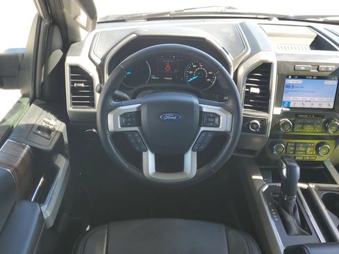 Used 2019 Ford F150 Lariat image 17