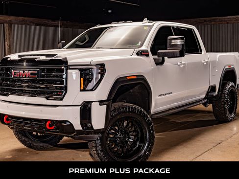 Used 2025 GMC Sierra 3500 AT4 image 5