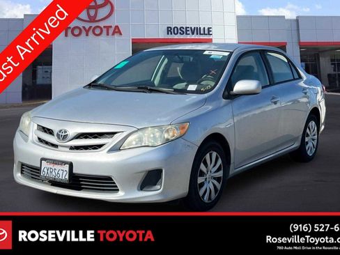 Used 2012 Toyota Corolla LE FWD image 1