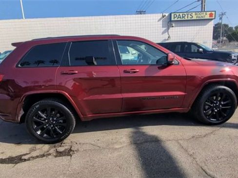 Used 2022 Jeep Grand Cherokee Laredo X image 9
