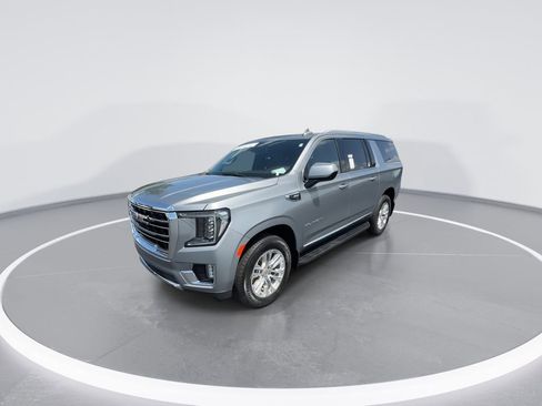 Used 2023 GMC Yukon XL SLT AWD/4WD image 4