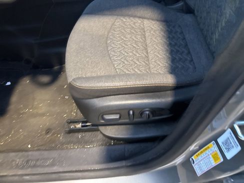 Used 2023 Chevrolet Equinox LT image 7