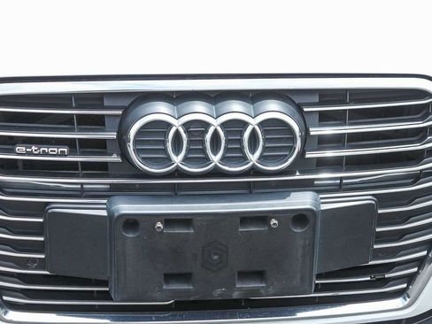 Used 2017 Audi A3 e-tron Premium Plus w/ Technology Package FWD image 6