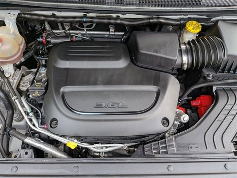 Certified 2022 Chrysler Pacifica Touring-L image 27