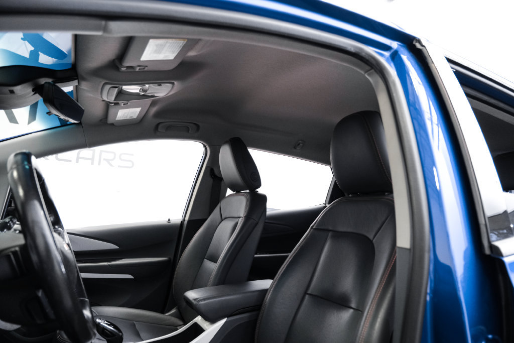 Used 2020 Chevrolet Bolt Premier w/ Infotainment Package FWD image 29