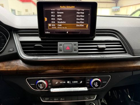 Used 2018 Audi Q5 2.0T Premium w/ Convenience Package AWD/4WD image 28