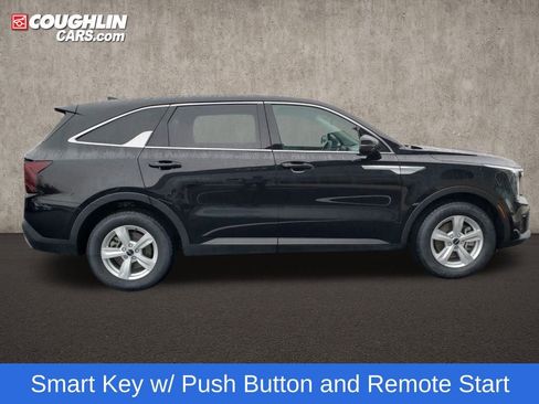 Used 2024 Kia Sorento LX image 10